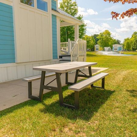 Sun Outdoors Petoskey Bay Harbor Hotel Exterior photo