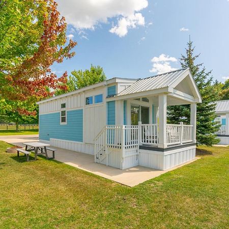 Sun Outdoors Petoskey Bay Harbor Hotel Exterior photo