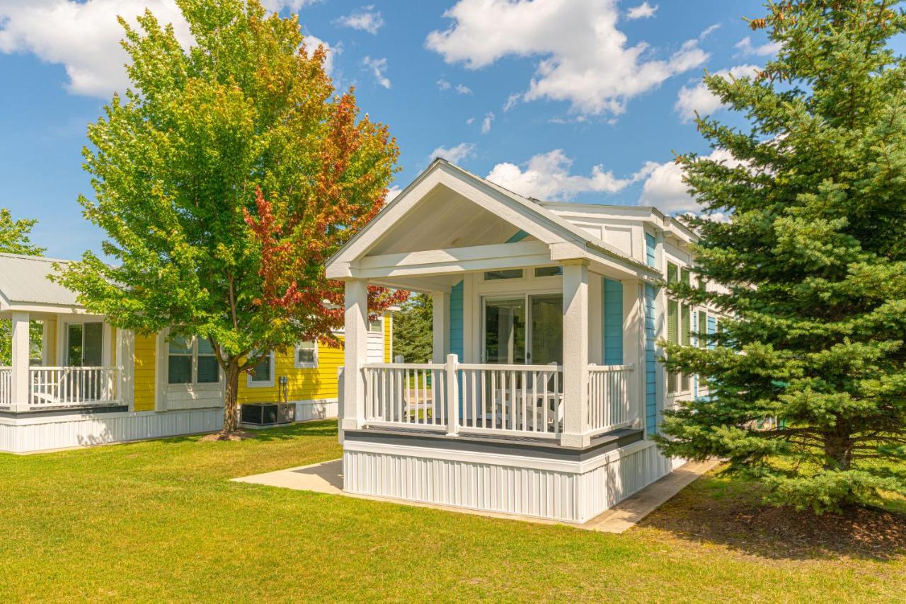 Sun Outdoors Petoskey Bay Harbor Hotel Exterior photo