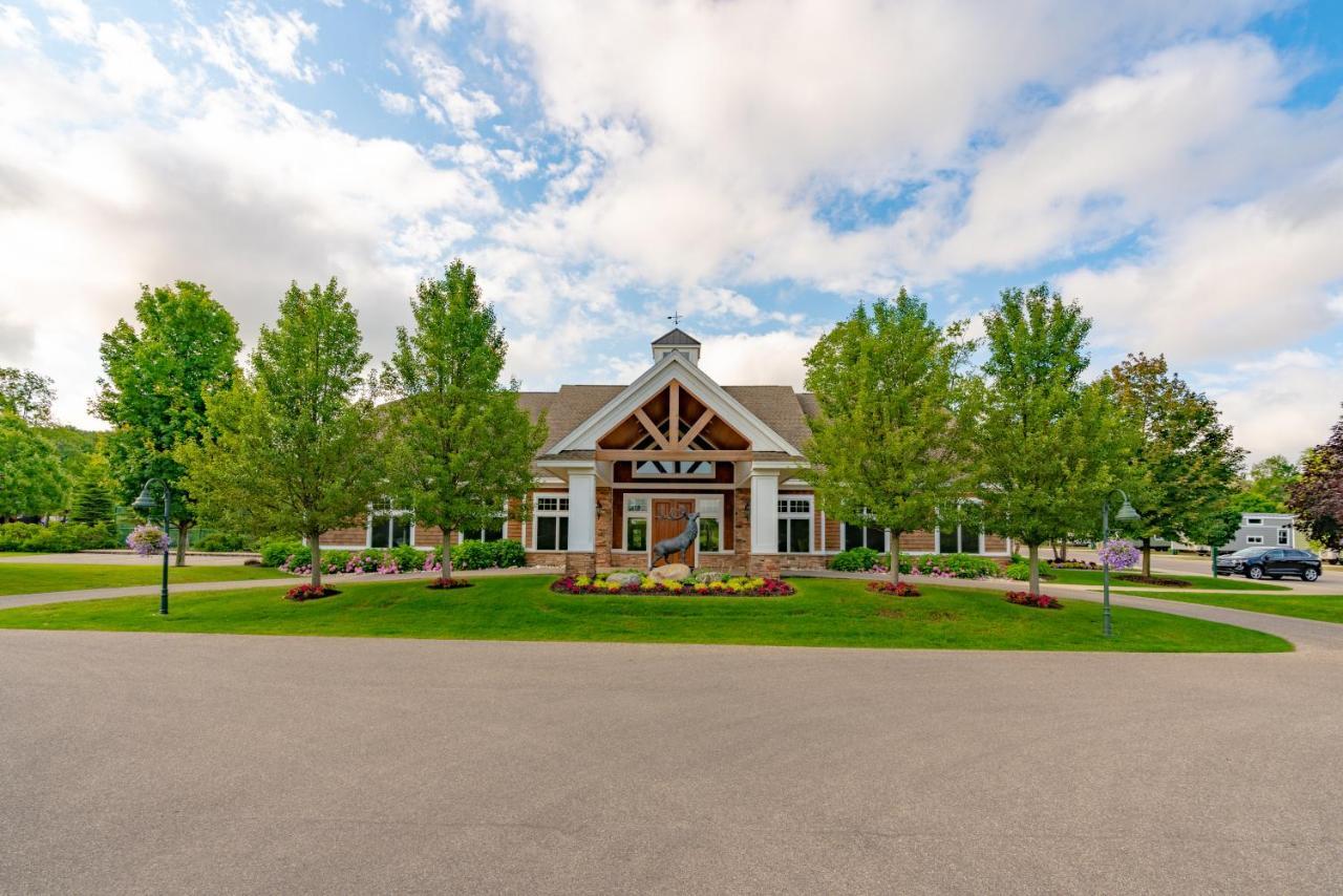 Sun Outdoors Petoskey Bay Harbor Hotel Exterior photo