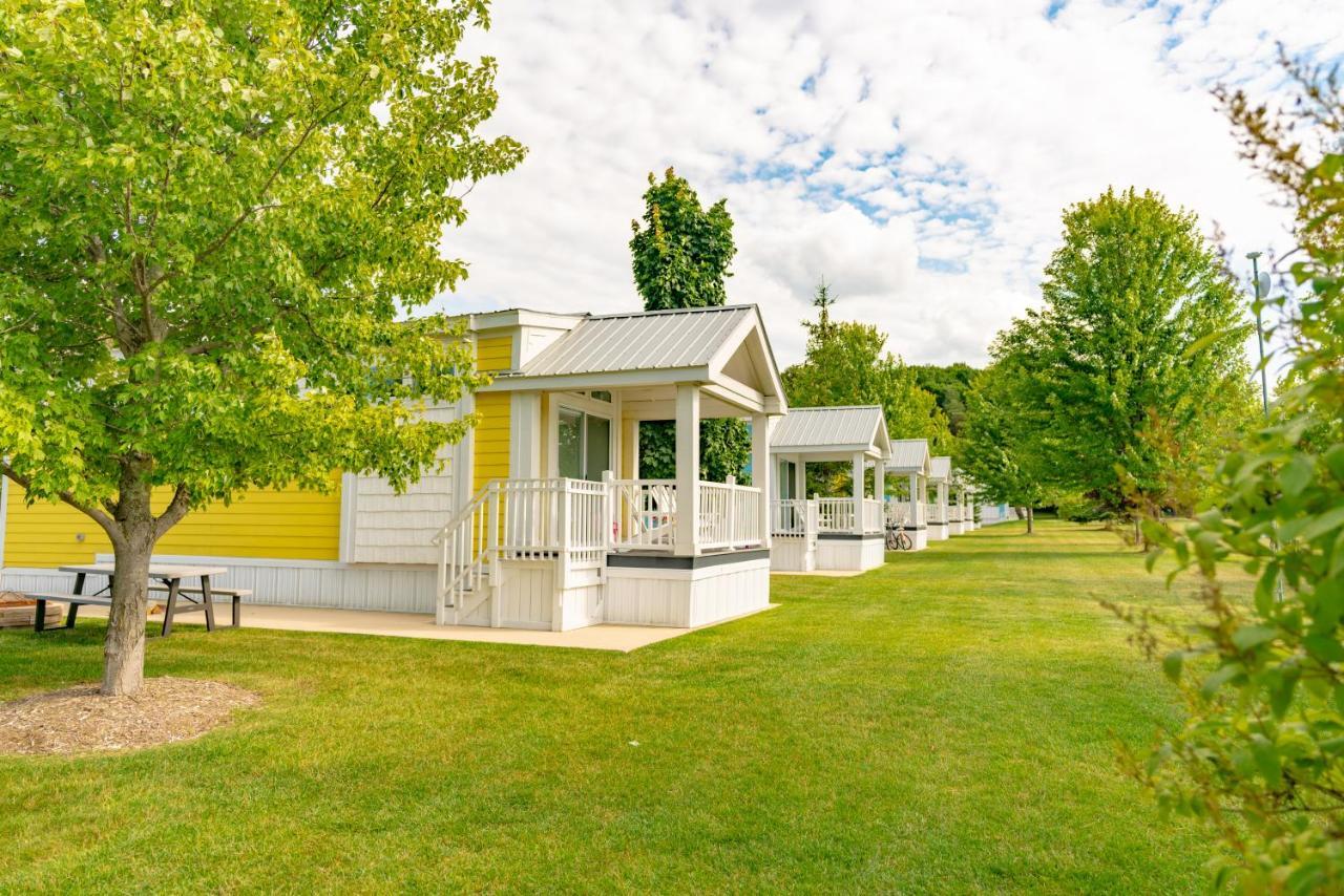 Sun Outdoors Petoskey Bay Harbor Hotel Exterior photo