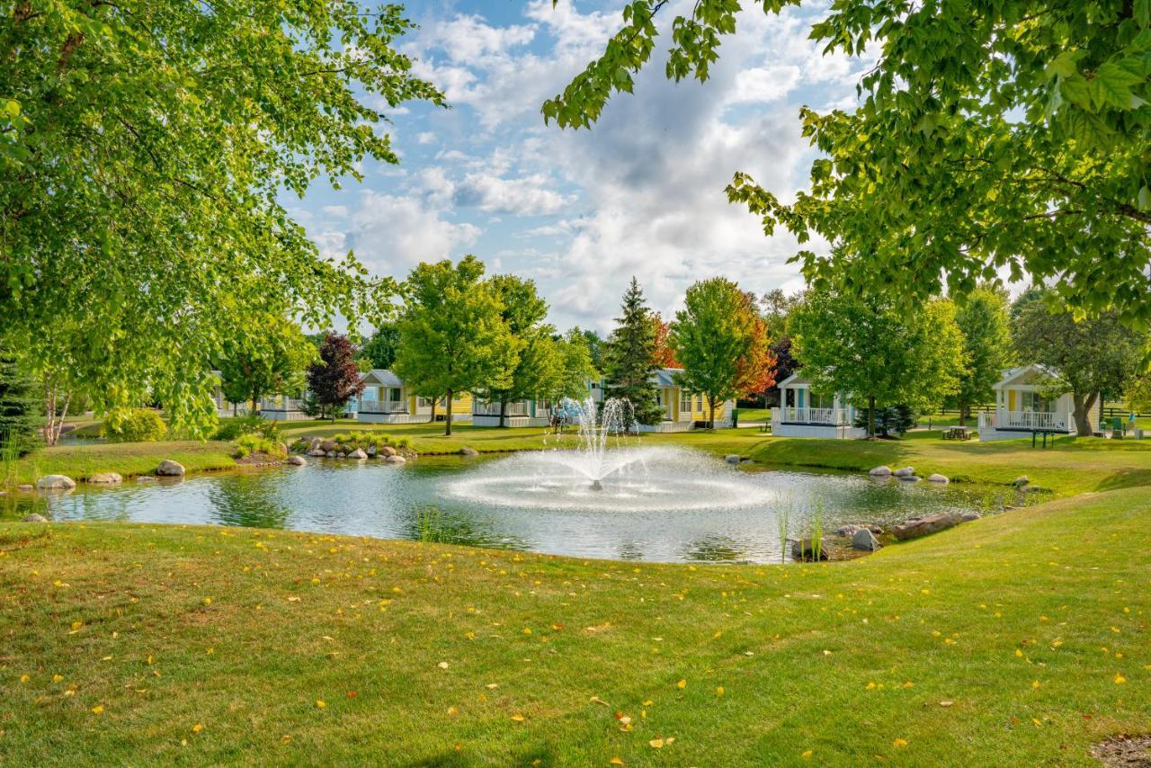 Sun Outdoors Petoskey Bay Harbor Hotel Exterior photo